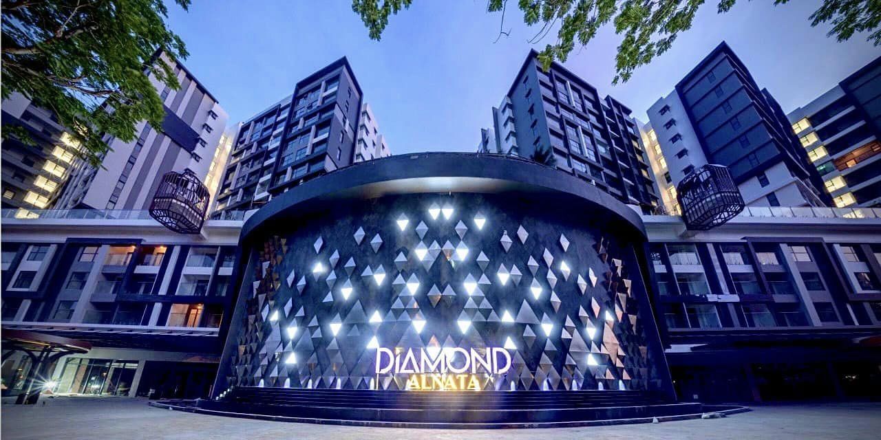 Bán Shophouse Diamond của Celadon City. 68 căn shophouse. Cam kết 5 năm lợi nhuận 30%. Mặt tiền rộng tới 16.5m ngang. 